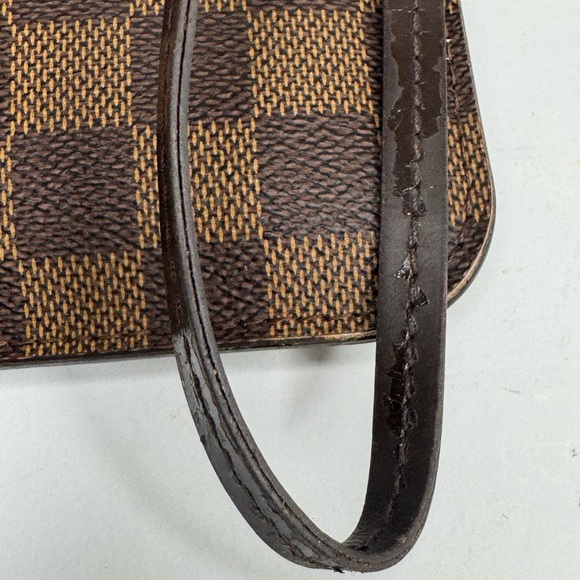 LOUIS VUITTON
Neverfull Pochette Damier Ebene Wristlet Pouch Rose Ballerine - Picture 3 of 12